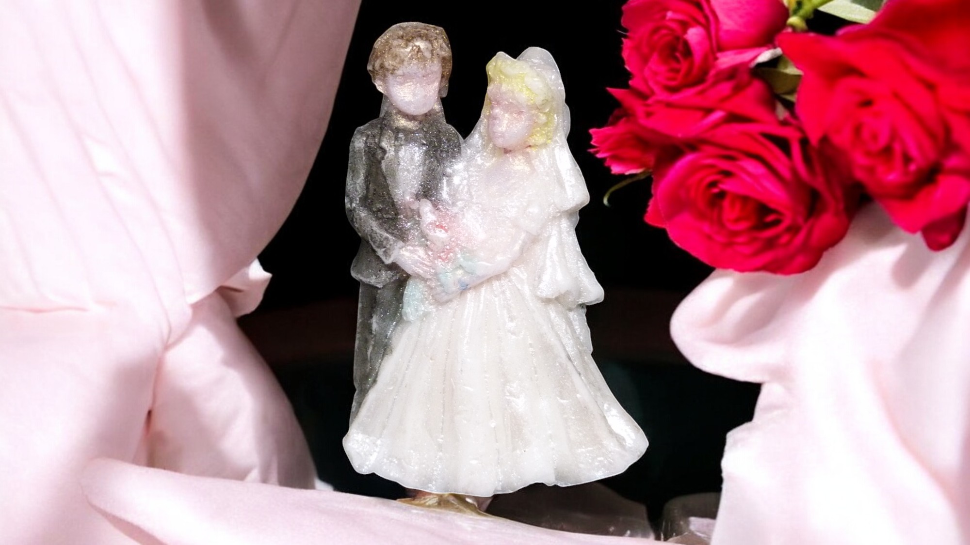 Kleine Bruidspaar Plat Zeepje met Mica (image for) Kleine Bruidspaar Plat Zeepje met Mica